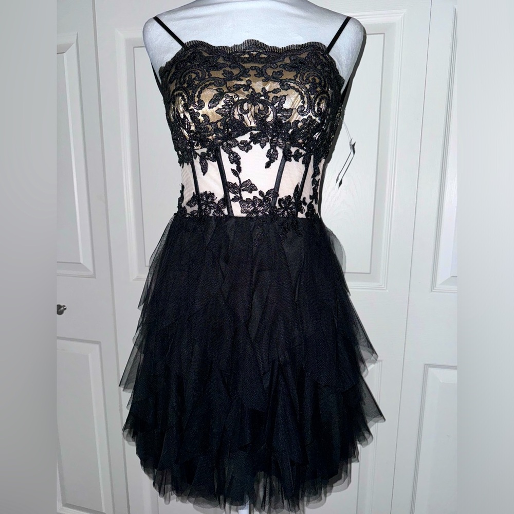 DEB mini dress. Size 5 NWT
